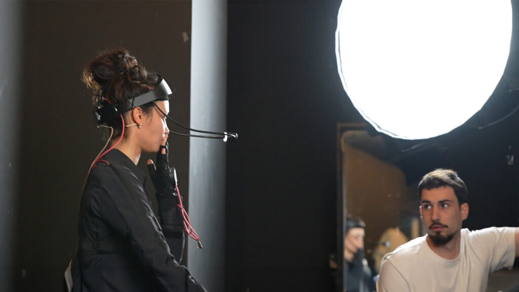 Actrice en studio de motion capture pour la création de l’avatar 3D Vicki EDF.